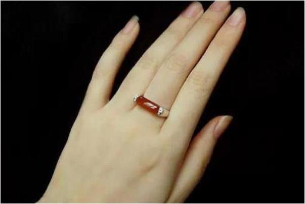 手部有这些特点的女人一生好运相随就是晚年享清福的命