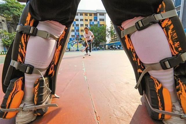 曲棍球燃起来前国手黄婷返乡执教粤东首支青少年曲棍球队