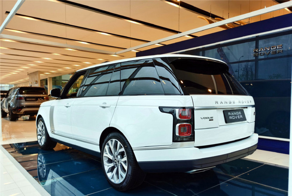 路虎揽胜传世加长版奢华的运动气场开着够气派