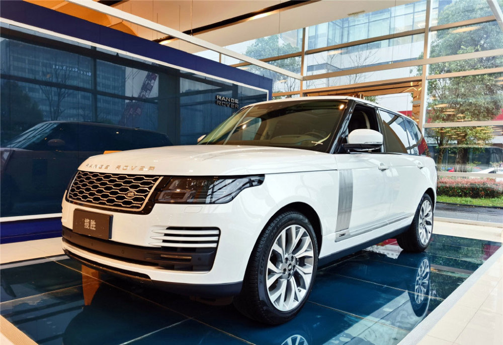 路虎揽胜传世加长版奢华的运动气场开着够气派