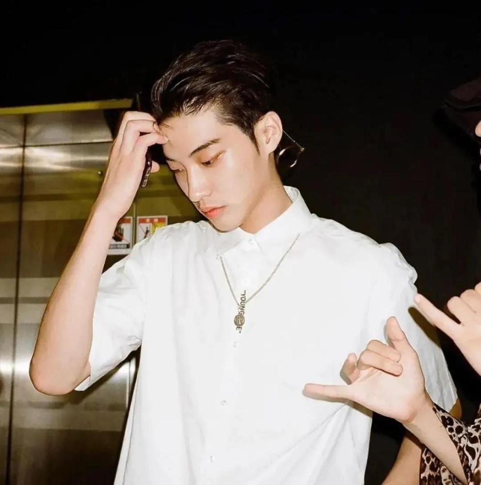 男生头像:你要记住我把仅有的十七岁都给了你