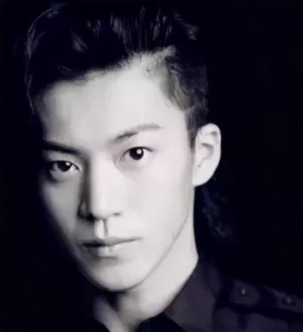 黄晓明保镖刘忠巍因颜值高走红后被开除如今娶了孙俪经纪人