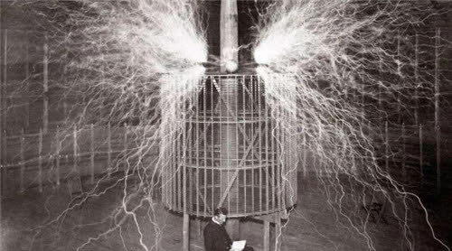 交流电之父特斯拉:80岁发表一理论被美国列入绝密档案,从未公开_腾讯