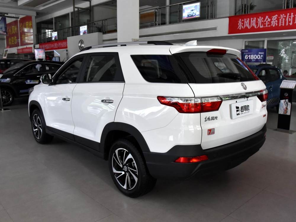 四缸自吸发动机,自动挡空间大空间的suv,实拍东风风光s560