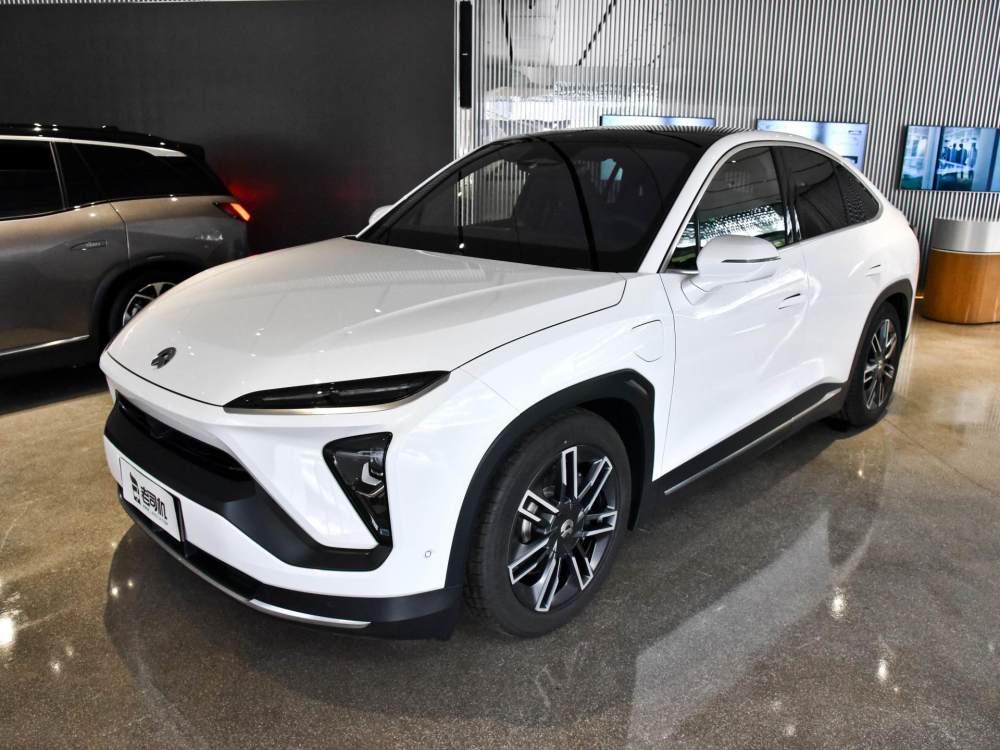 加速快跑得远还是suv,成本低配置高品质好,实拍蔚来ec6