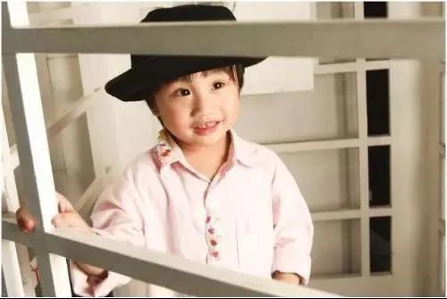 在2009年《下一站幸福》中,乐观开朗,乖巧懂事的"梁晓乐"也让他得到了