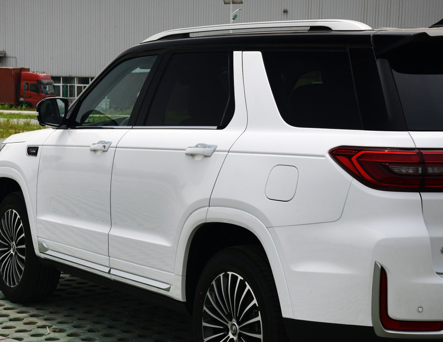 新款长安cs95起售1759万元哪款配置更超值