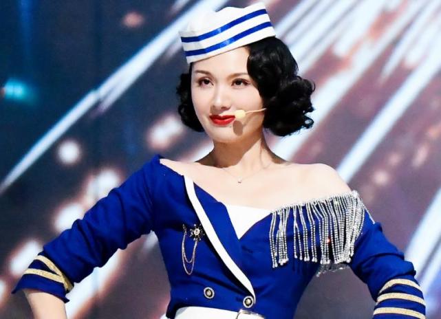 程莉莎称无愧于婆婆录节目穿的红拖鞋引网友热议暂时信你贤妻良母