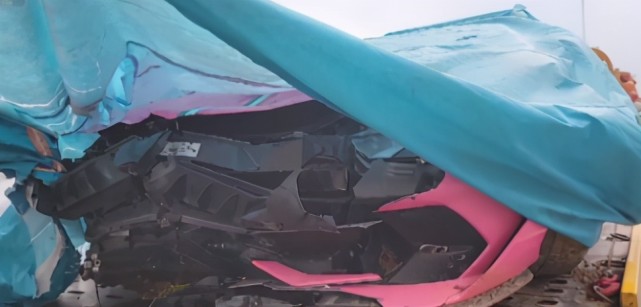 昨日集梦会长——邓晶晶驾驶着兰博基尼-svj现身陆尚赛道,亲身体验了