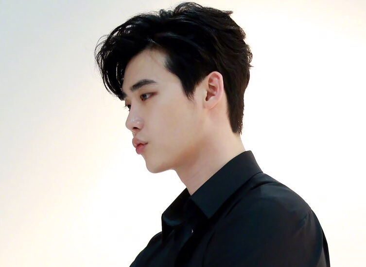 0绯闻0黑料 26部大男主作品 李钟硕为啥糊得悄无声息 腾讯新闻