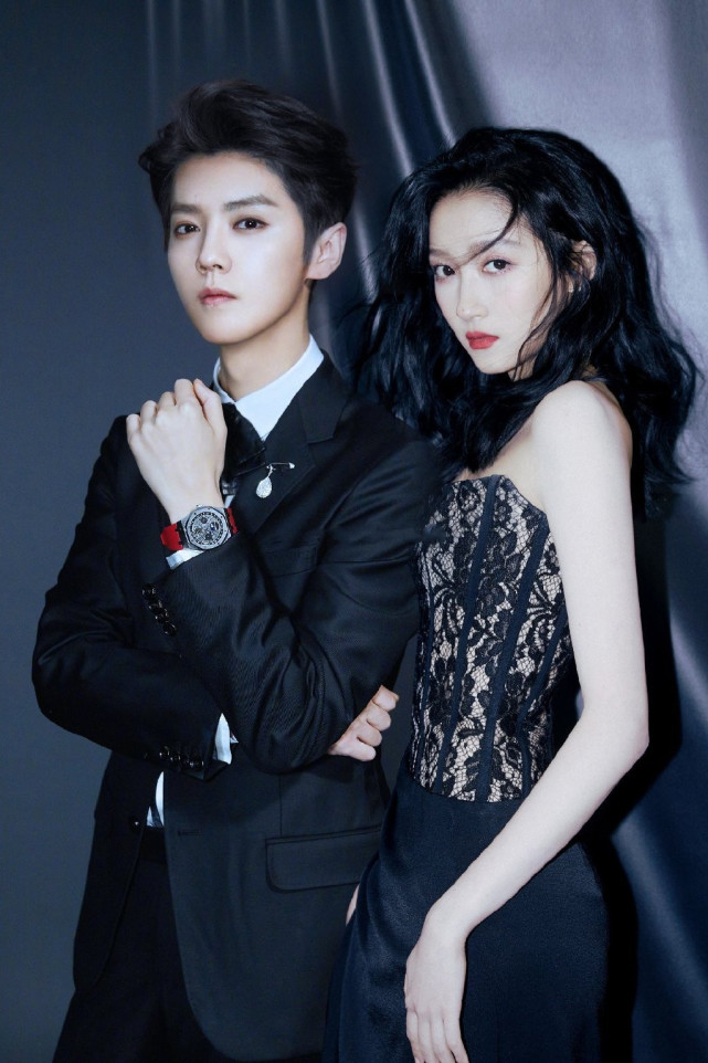 甜蜜暴击鹿晗庆31岁生日不忘偷偷庆祝与关晓彤恋爱四周年