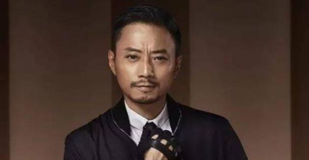 张涵予范伟同台飙戏 我是幸运的好演员 铁道英雄 杀青 腾讯新闻
