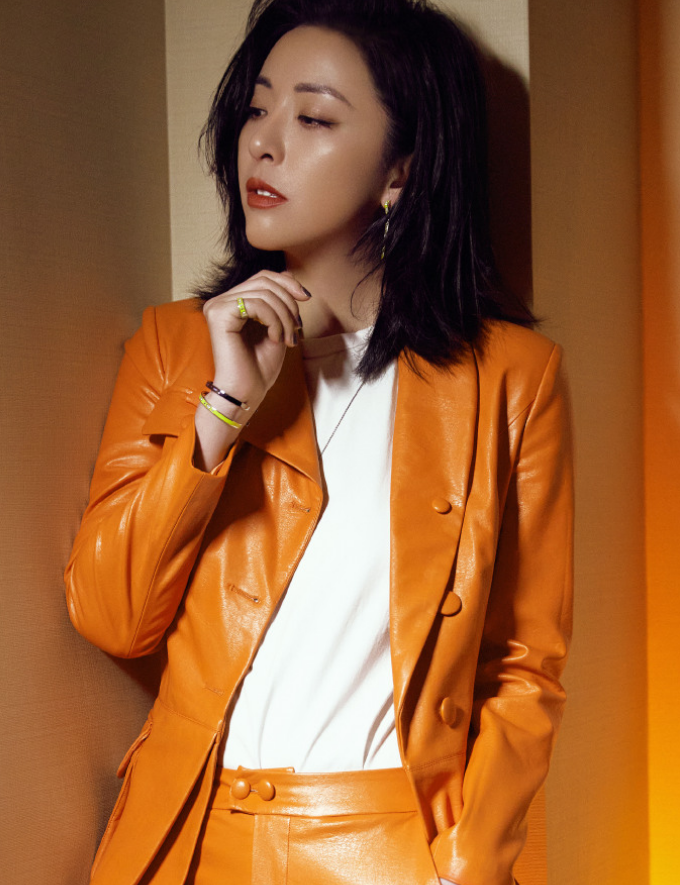 黄小蕾公开追过大张伟口才好脾气却很差被终身禁止进入迪士尼