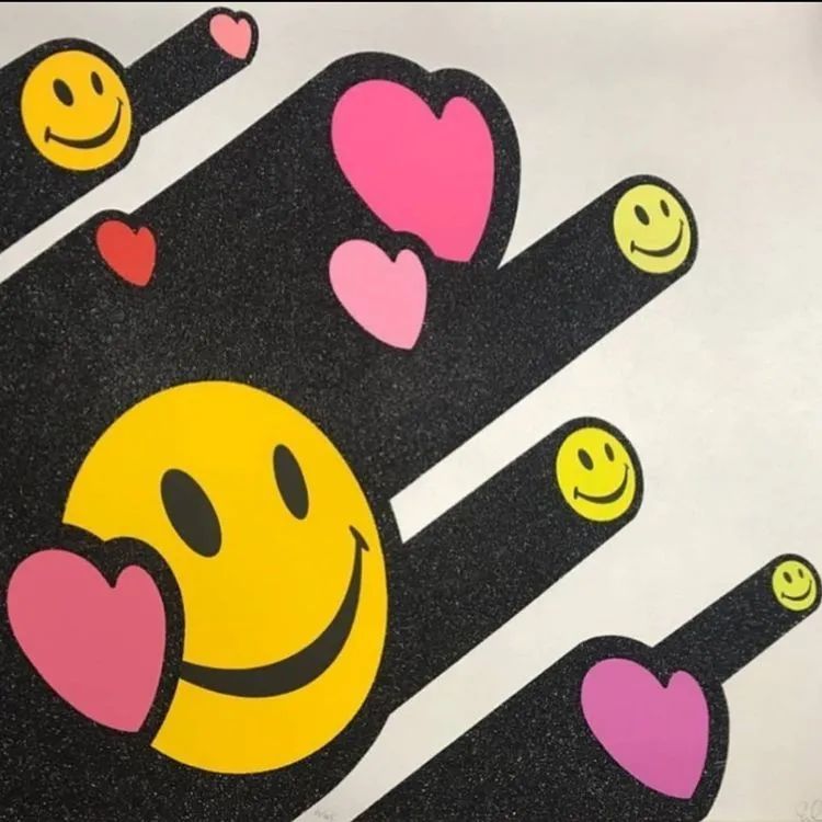 壁纸让人心情变好的潮流笑脸设计