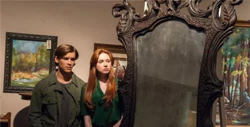 库拉树(已灭绝),一种含有剧毒的树木,在接受强光照射后会