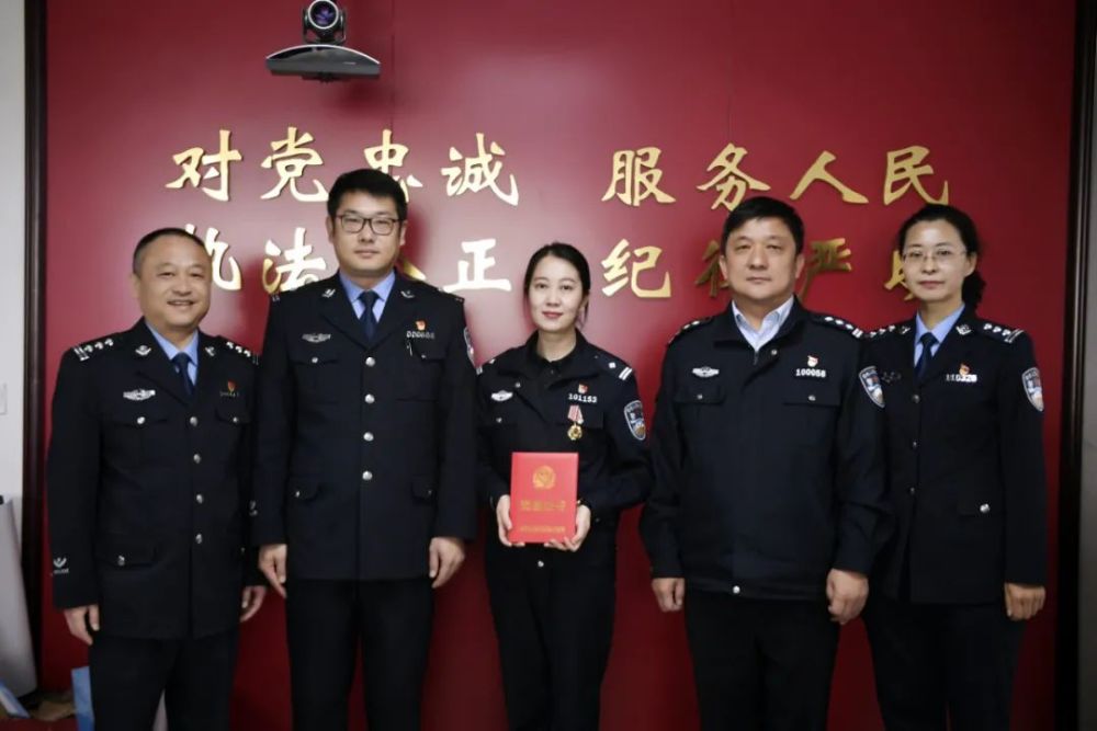 为弘扬正气,树立典型,激励先进,鼓舞士气,进一步落实银川市公安局党委