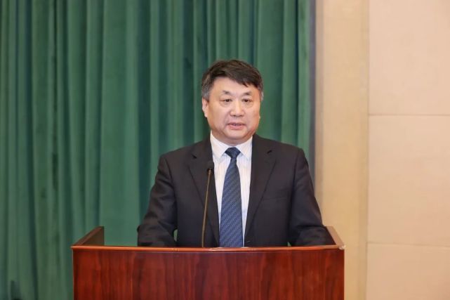 今天这场颁奖仪式上网红唐校长说了啥