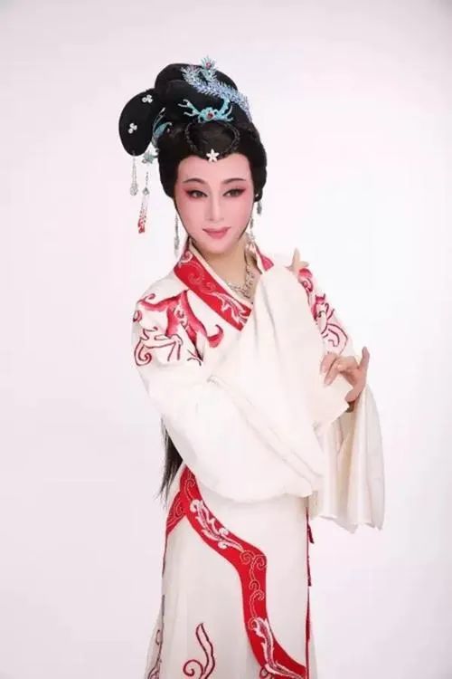 来自越剧之乡的女儿——倪锦锦_腾讯新闻