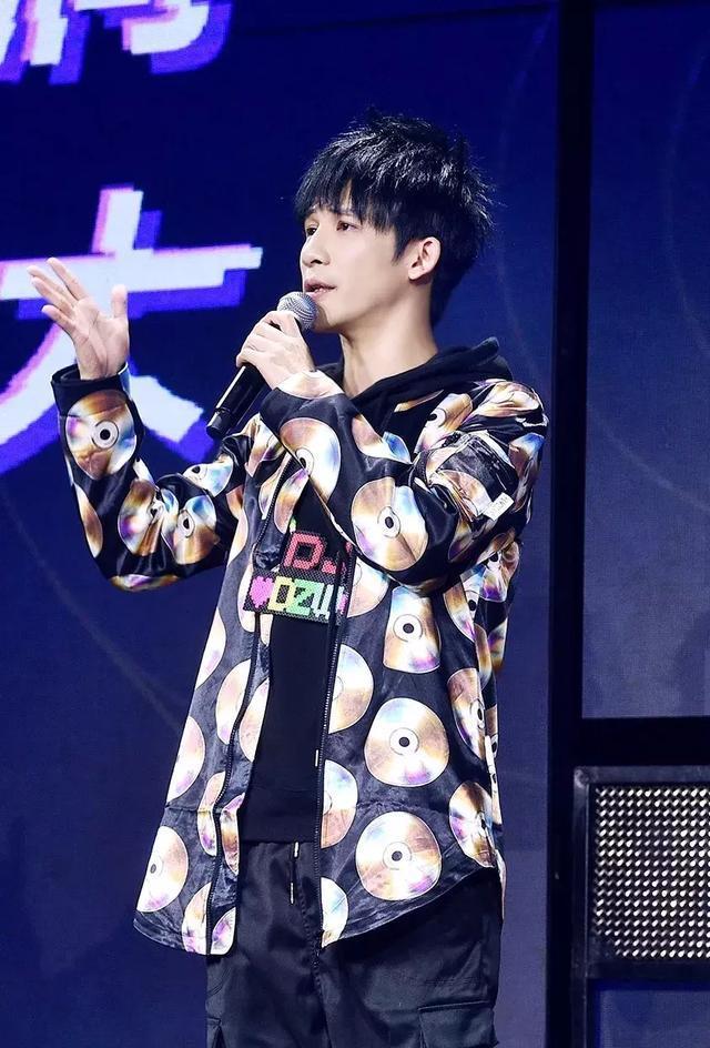 大张伟真的是姓大吗?大张伟真名是什么