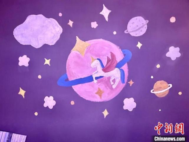 太飒了高校生3小时手绘216米航天梦画卷