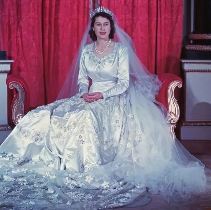 那个陪她优雅老去的男人,离开了