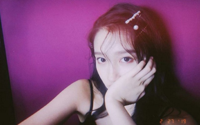 关晓彤ins换头像模糊不清的朦胧美别有风情