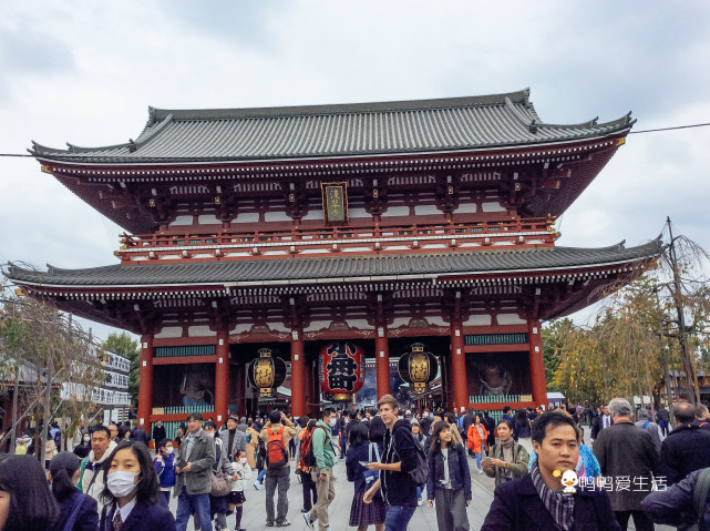 日本东京最古老的寺庙一年到头节庆众多以祈福灵验出名