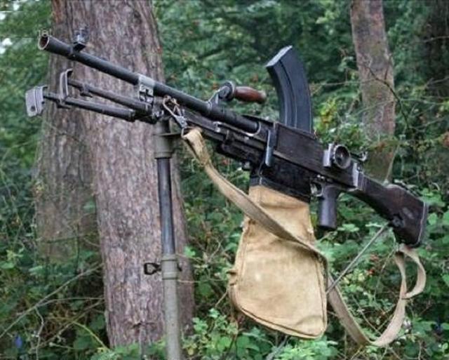 zb26捷克式轻机枪性能优良可靠抗击日军的法宝