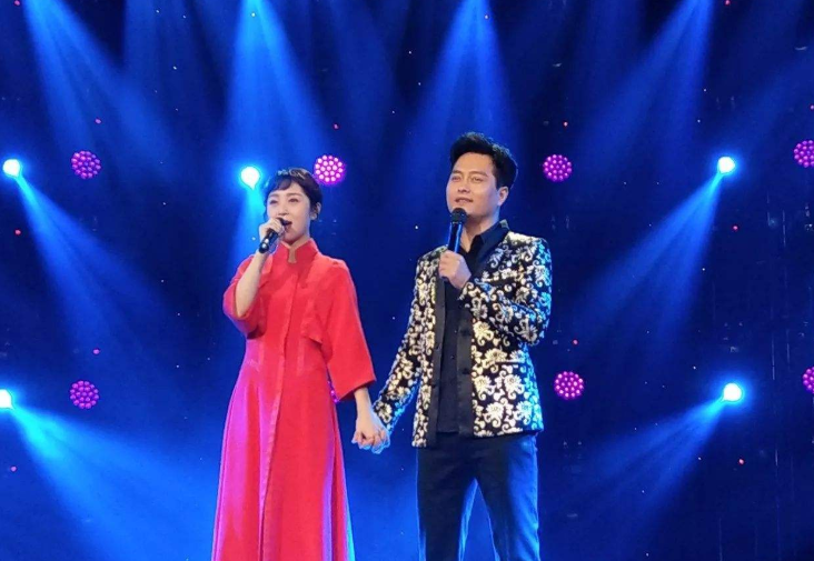 她28岁星光大道成名,32岁却抢别人老公,如今35岁已沦为家庭主妇_腾讯
