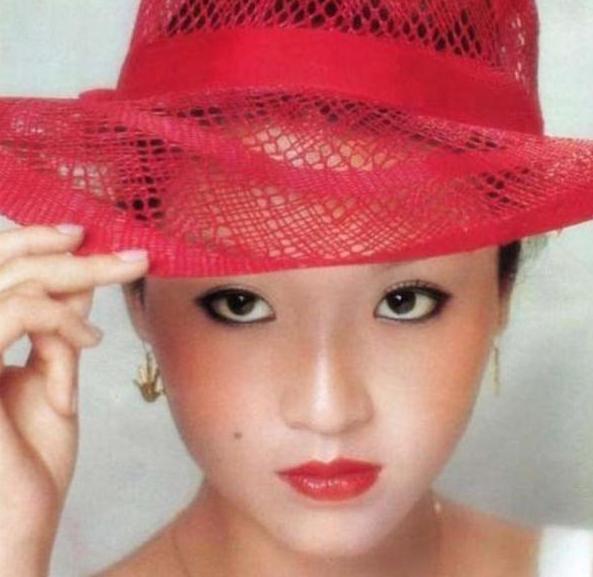 她是一代黄蓉被有家室富豪骗婚嫁影帝却因性格离婚今仍单身