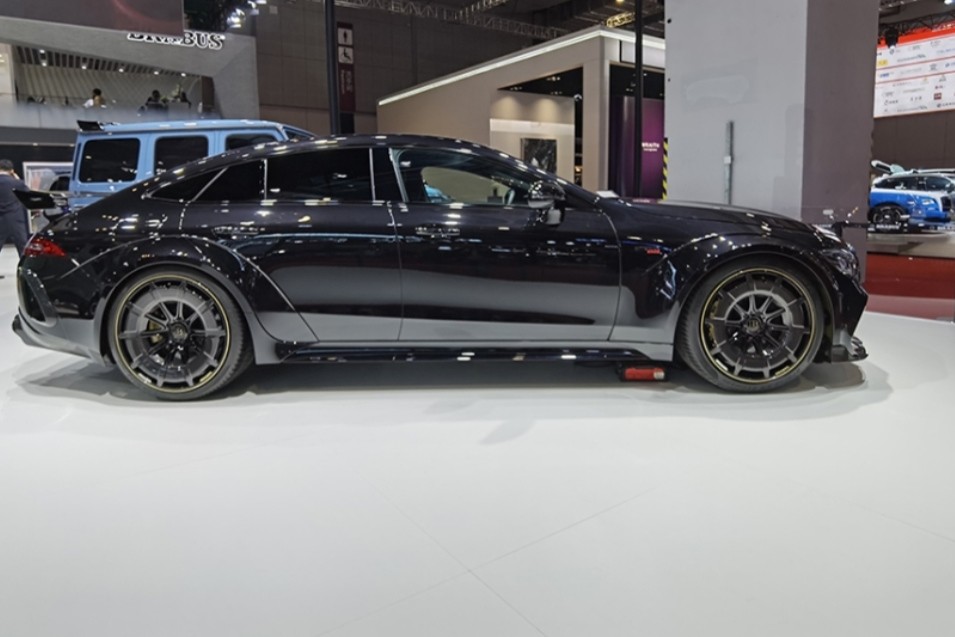 巴博斯火箭900车亮相上海车展