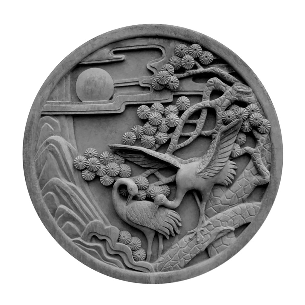 民间的一些照壁上还配有含谜成分很高的动植物浮雕.