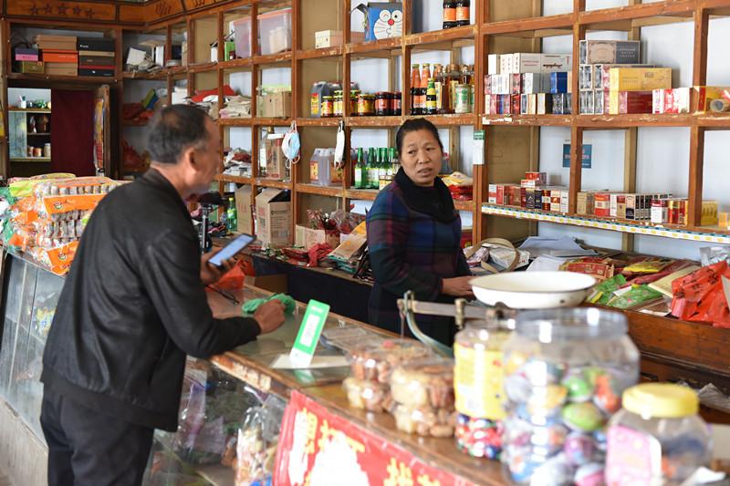 據翟大姐介紹,這個店鋪始建於1972年,當時山區農村交通不便,人們出行