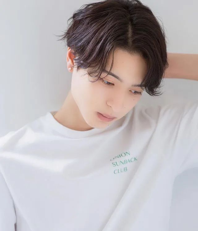 10款日本最帅气男士发型分享