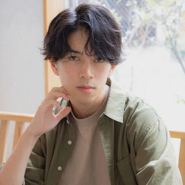 10款日本最帅气男士发型分享