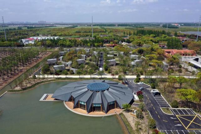 崇明又多了一处精巧的建筑花博会配套工程东平小镇水上会议中心建成