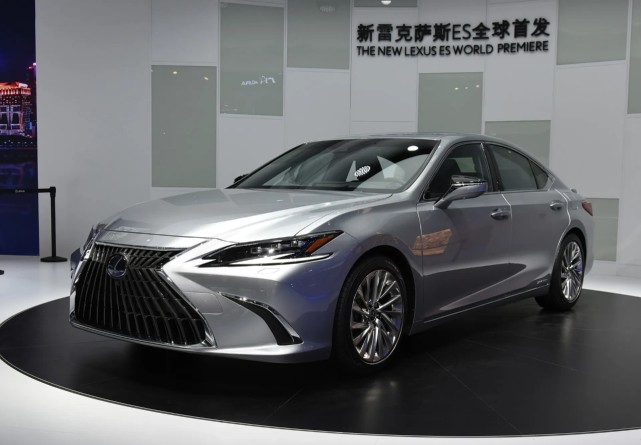 改款es300上市依然坚持自吸发动机