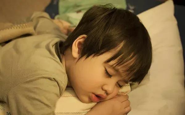 睡觉总是流口水警惕这5种病