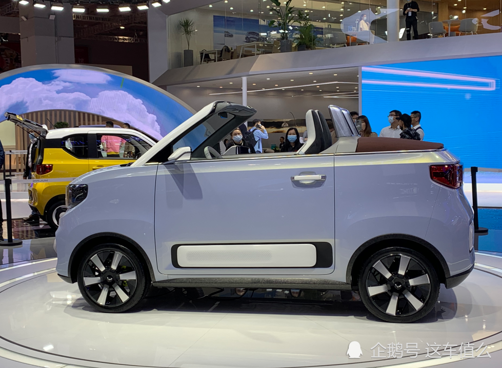 上海车展:五菱宏光mini ev敞篷版亮相,年轻人的第一辆敞篷车?