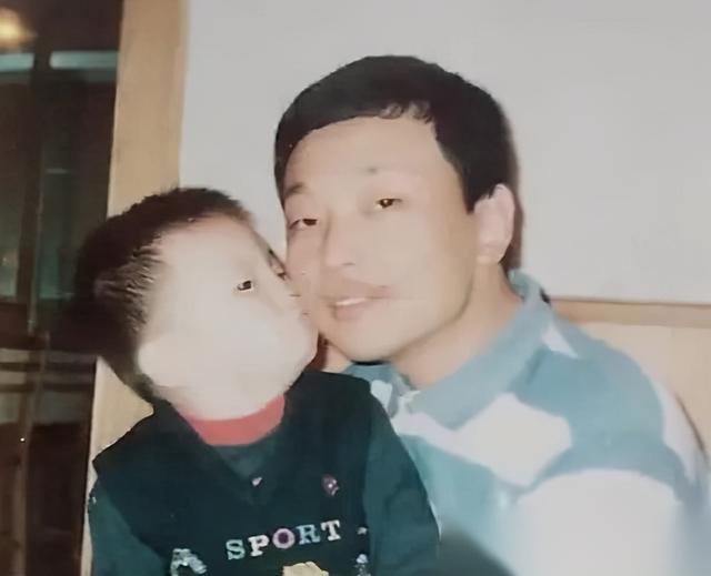 有种遗传叫邓伦母子本以为儿子够帅了不料妈妈才是高颜值