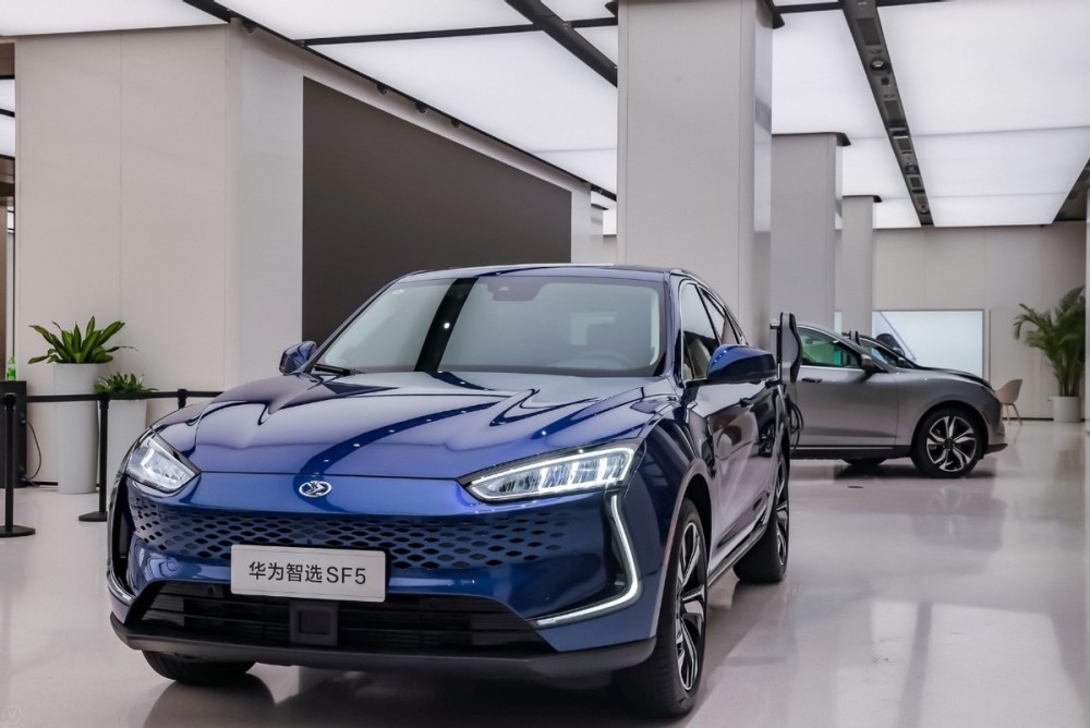 官宣!华为要卖高性能电驱轿跑suv