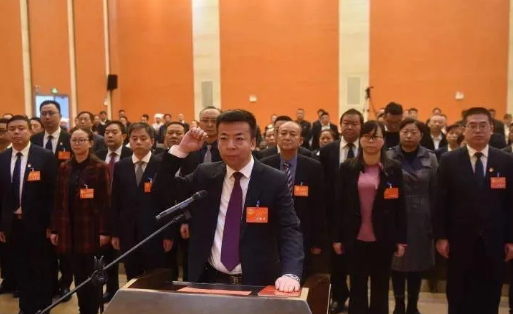 贵州这个县选出一名新县长