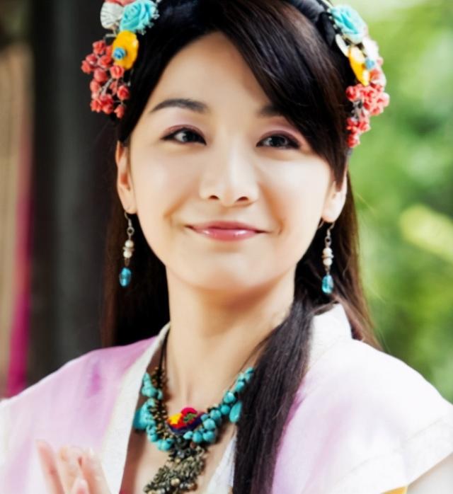 撞脸林青霞,因演戏被打重伤退圈,今42岁仍单身却活出自我_腾讯新闻