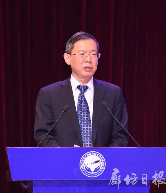 省人大常委会副主任周仲明,首都机场集团公司党委书记宋胜利,省委统战