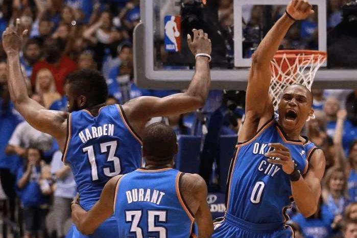 比尔太稳，库里得分王悬了！NBA近10年得分王一览，雷霆哭晕在厕所！
