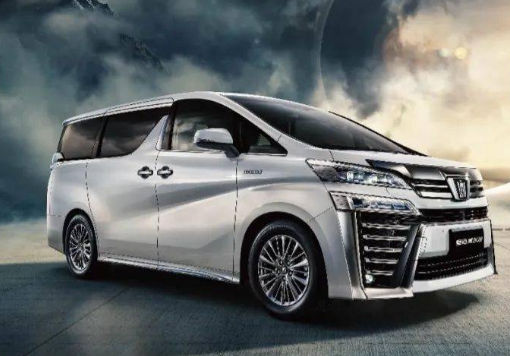 丰田皇冠再添新车号称为换壳埃尔法配25l混动又要加价