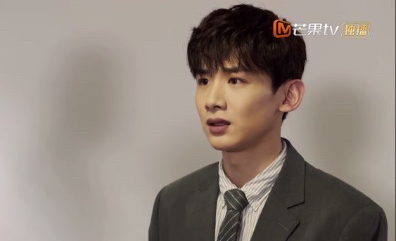 八零九零开播白敬亭化身保健品推销员演技被赞吴倩显老遭吐槽