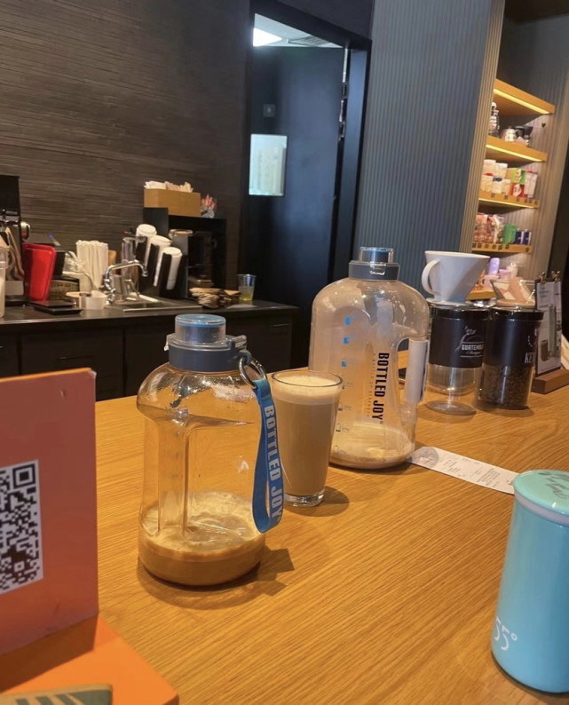 世界地球日星巴克自带杯免费咖啡你喝了吗