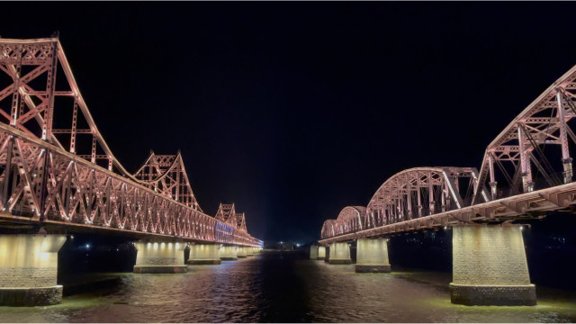 丹東鴨綠江大橋夜景