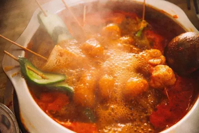 四川的火锅,银川的辣糊糊那个更胜一筹,就问吃货!吃货说:"都美日塌了!